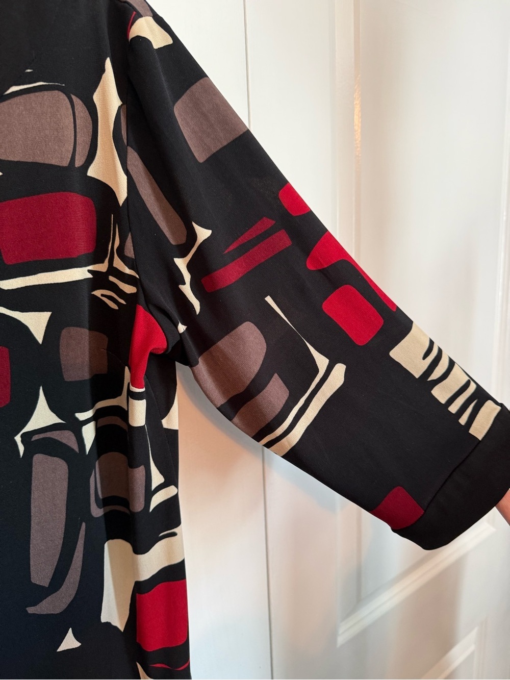 New Directions Black Geometric Print Shift Dress - - Picture 4 of 7
